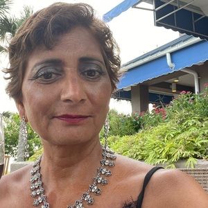 Meet your Posher, Deval